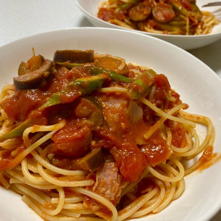 野菜たっぷり！なすとアスパラのトマトパスタ☆